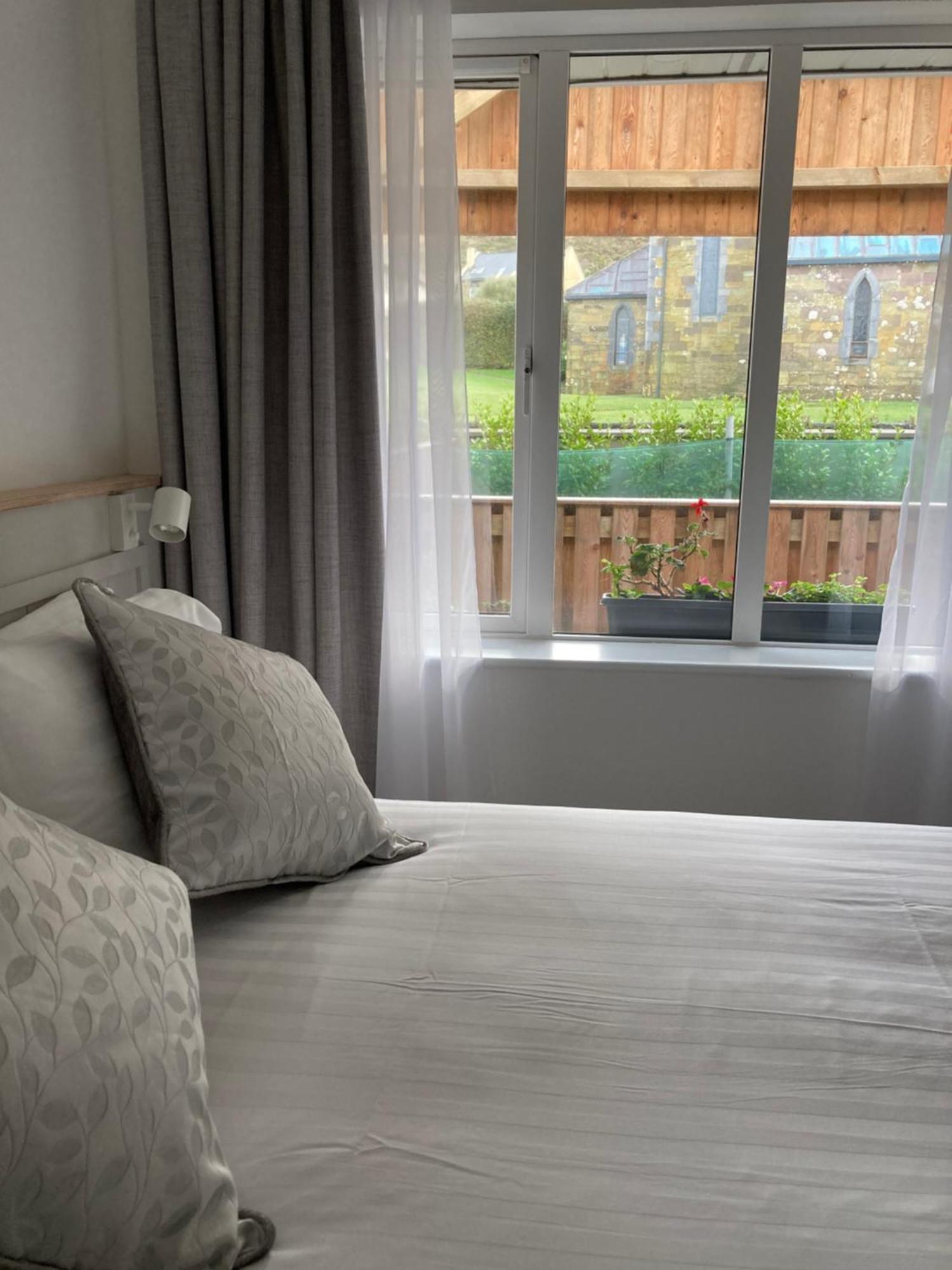 Cille Apartments, Ballyferriter Village Extérieur photo
